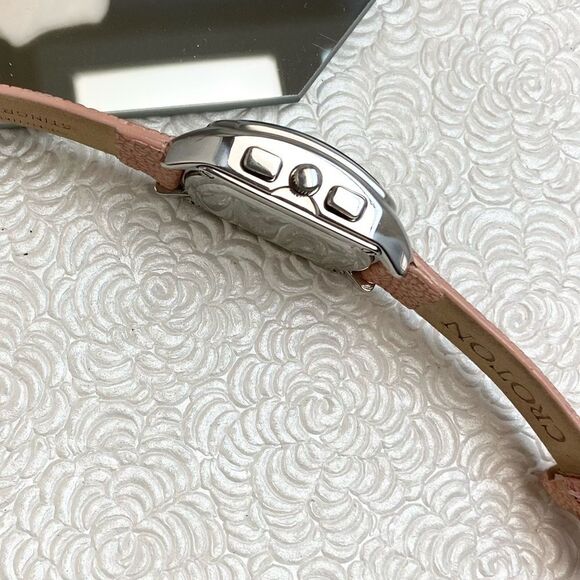 Croton All Stainless Steel Swiss Quartz Chronograph Pink Dial Sharkskin Strap - Picture 11 of 16